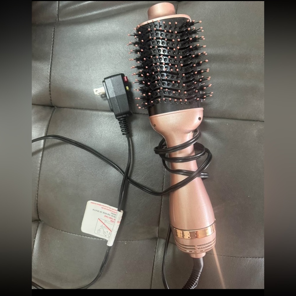 Rose Gold Hair Dryer Brush